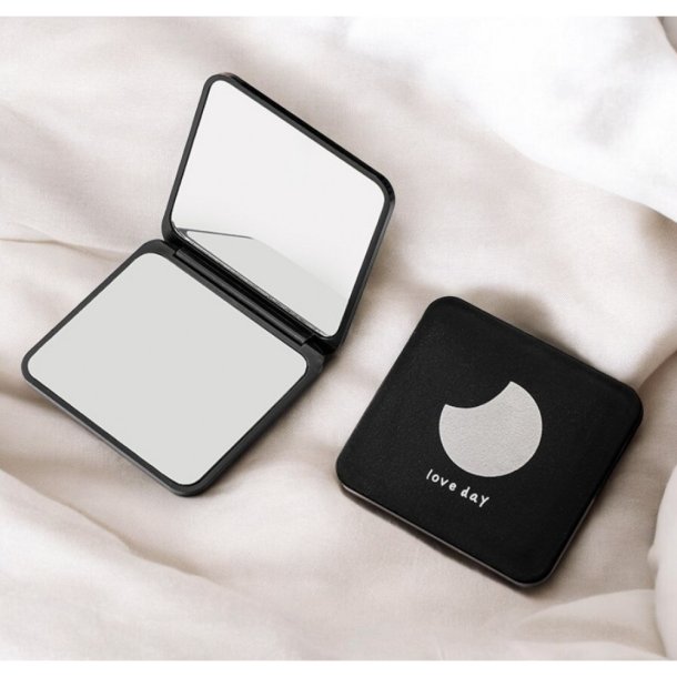 Taskespejl Black Moon