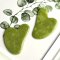 Gua Sha hjerteformet massagesten Grn Jade