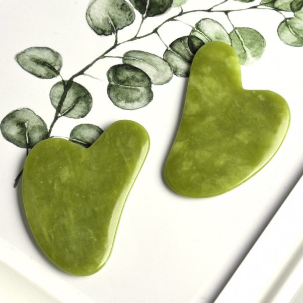 Gua Sha hjerteformet massagesten Grn Jade