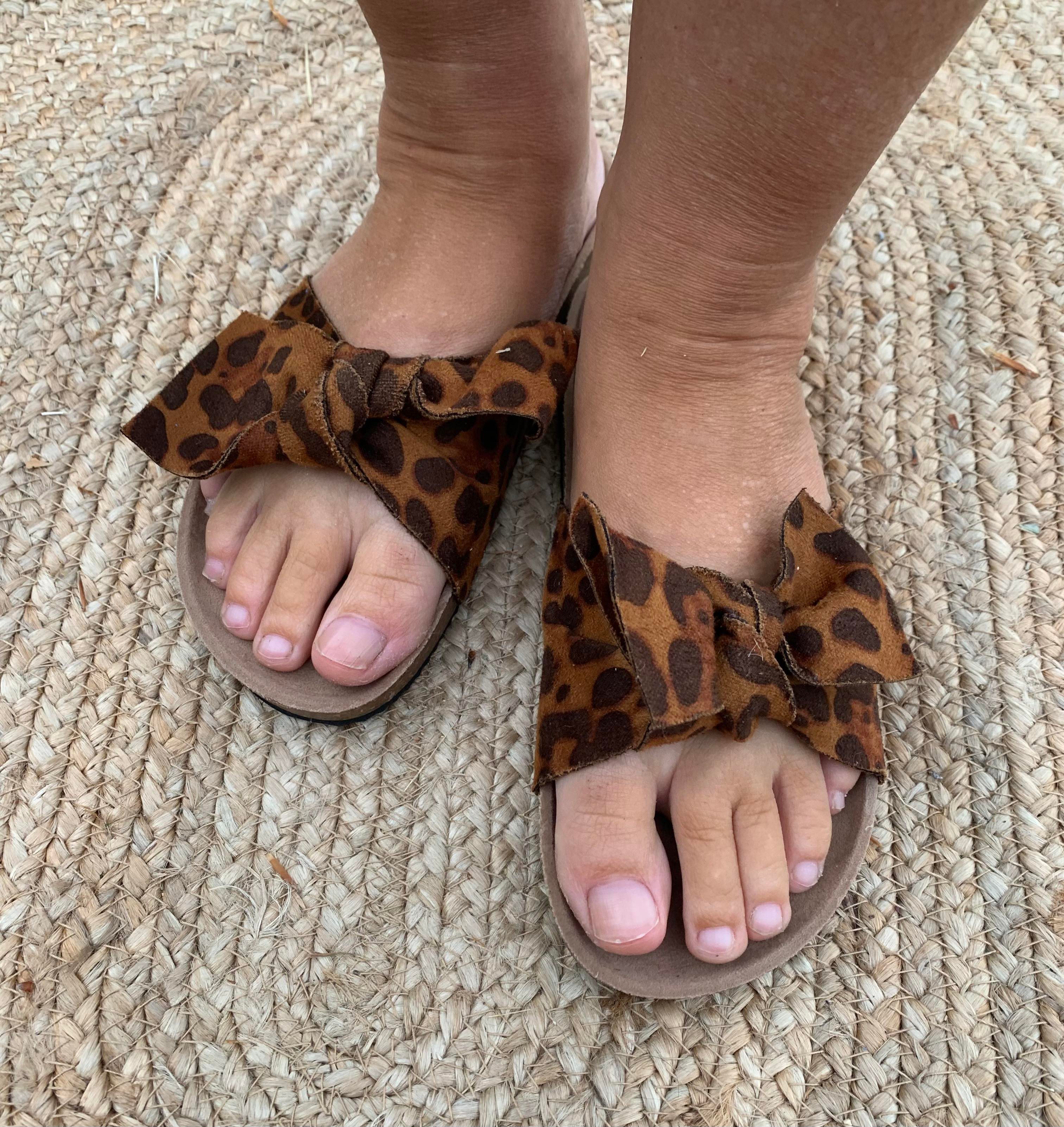 Sandal med sløjfe Leopard TØJ / SKO - Thomsons